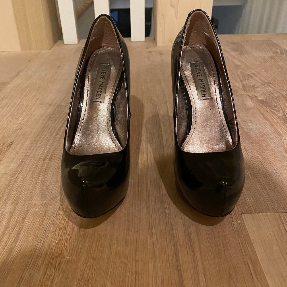 Steve Madden Black Platform High Heel